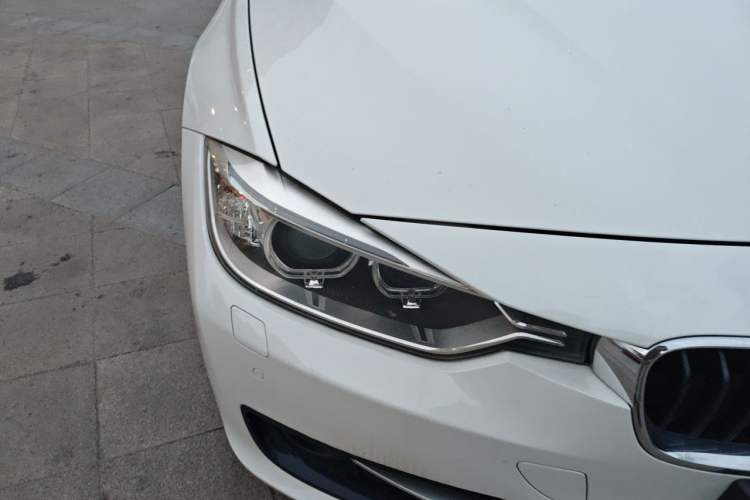 Used BMW 3 Series 2015 320i Luxury Edition Sports Design Package
