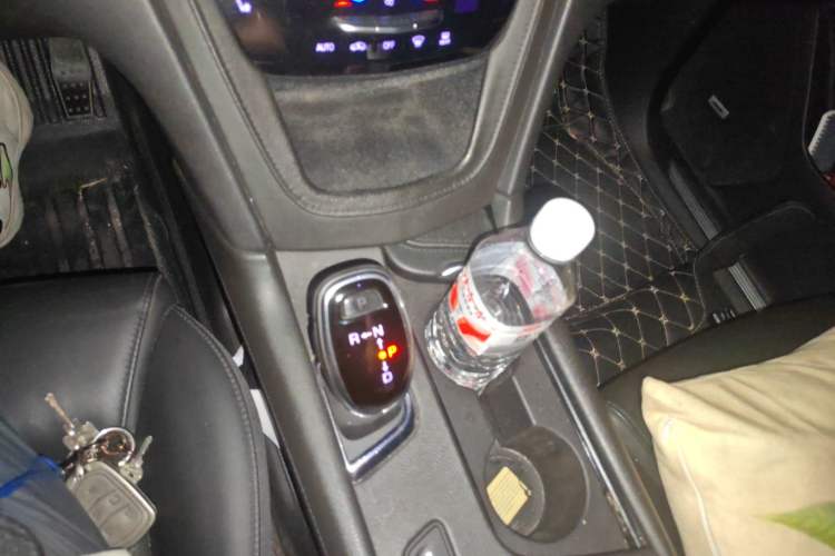 Used Cadillac XT5 2018 25T Luxury Model Gear Lever