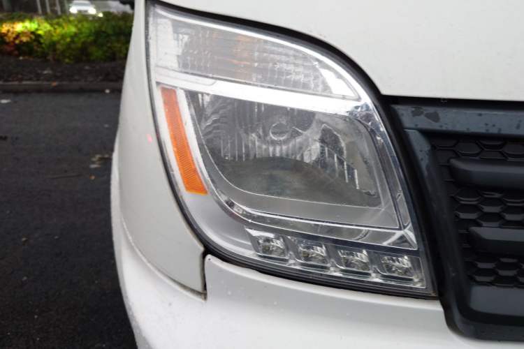 Used SAIC MAXUS Xintu V80 2021 2.0T Manual Classic Aoyuntong Long Wheelbase Mid-Roof 6/7/8/9-Seater
