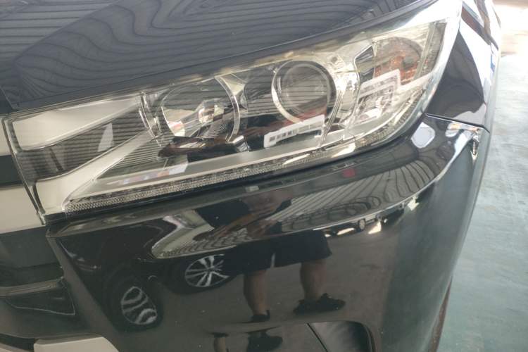 Used Toyota Highlander 2018 2.0T Four-Wheel Drive Luxury Edition 7 Seats China V Emission Standard
