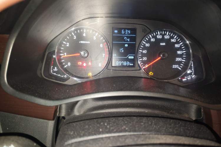 Used FAW Senya R7 2016 1.6L Manual Luxury Model Odometer Close Up
