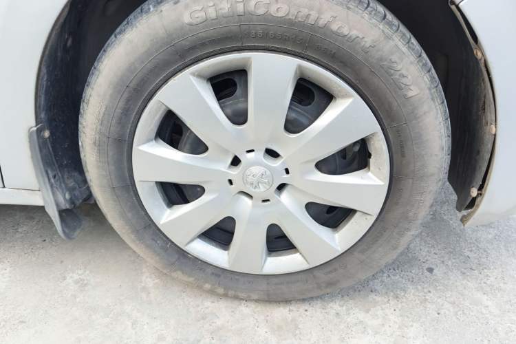 Used Peugeot 301 2014 1.6L Manual Comfort Edition