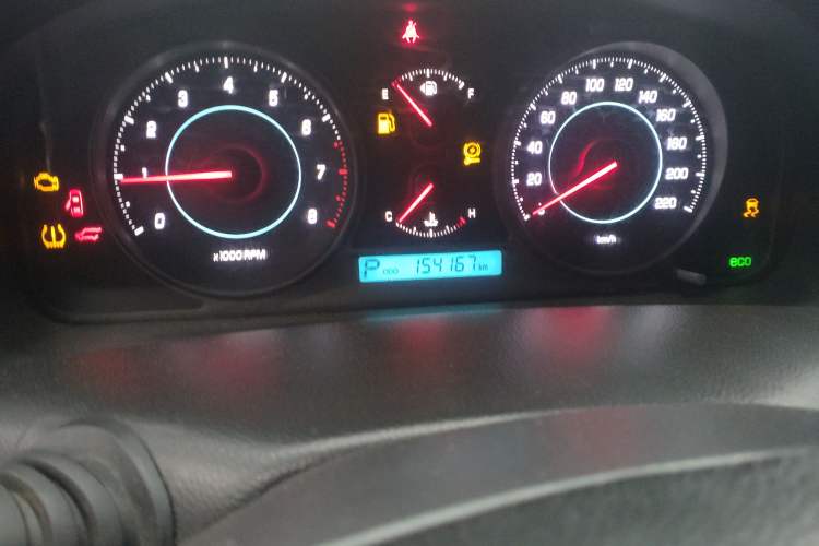 Used Chevrolet Captiva 2012 2.4L 4x4 Luxury Edition 5 Seats Odometer Close Up