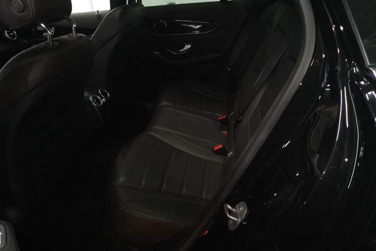 Used Mercedes-Benz GLC 2018 Facelift GLC 260 4MATIC Luxury Edition Left Rear Seat