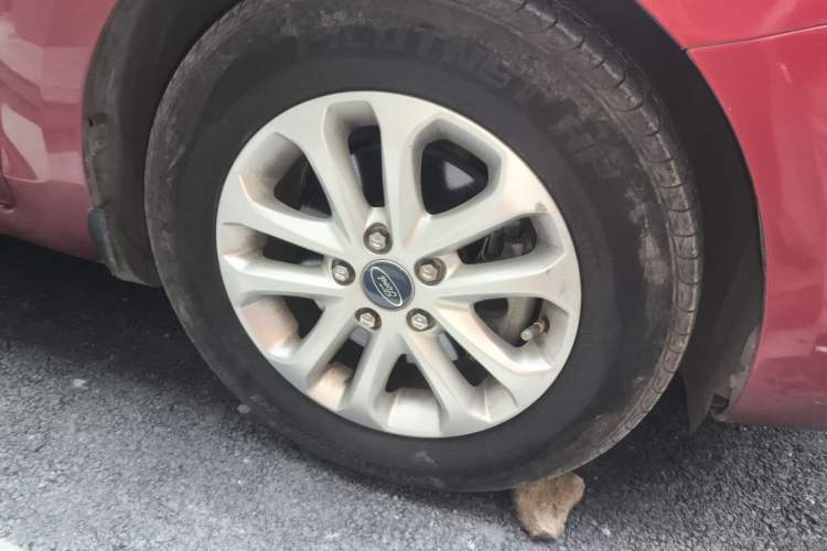 Used Ford Focus 2013 Hatchback Classic 1.8L Automatic Base Model
