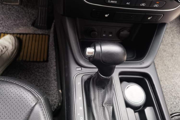 Used Kia Sorento 2013 2.4L 7-Seater Gasoline Luxury Edition China V Standard