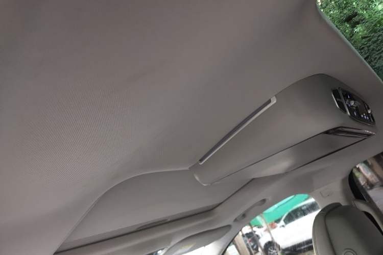 Used Roewe iMAX8 2021 400TGI Supreme Series Prestige Edition
