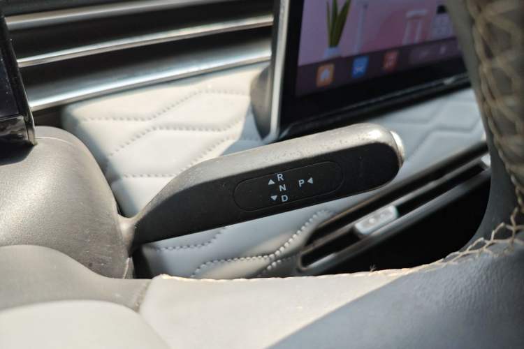 Used Dongfeng NAMMI 01 2024 430 Plus Smart+ Gear Lever