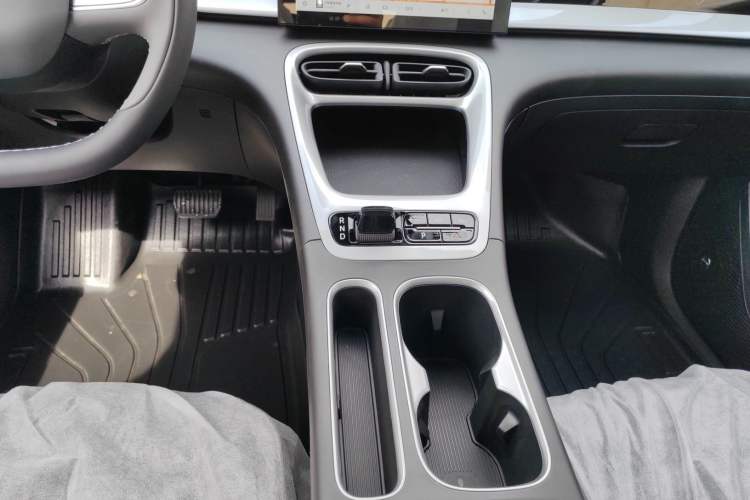 Used Geely Galaxy Geome 2026 Model 310km Youth Edition Gear Lever