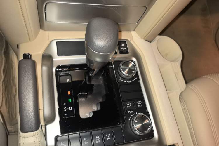 Used Toyota Land Cruiser 
