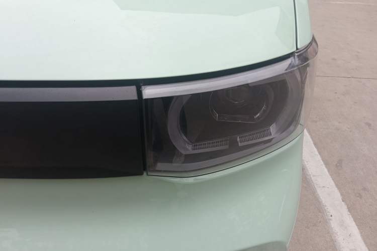Used Wuling Hongguang MINIEV 2021 Macaron Premium Model – Lithium Iron Phosphate Left Front Headlight