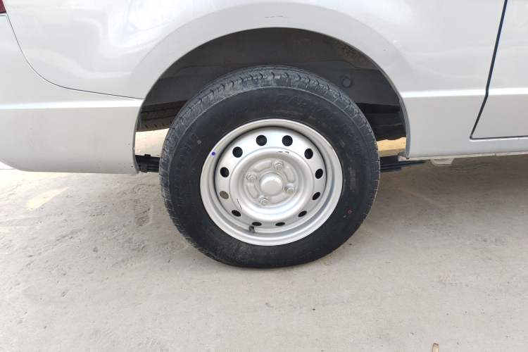 Used Wuling Rongguang S 2023 1.5L Basic Enclosed-Window Vehicle 2 Seats
