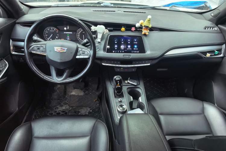 Used Cadillac XT4 2020 28T Two-Wheel-Drive Leading Version Center Console