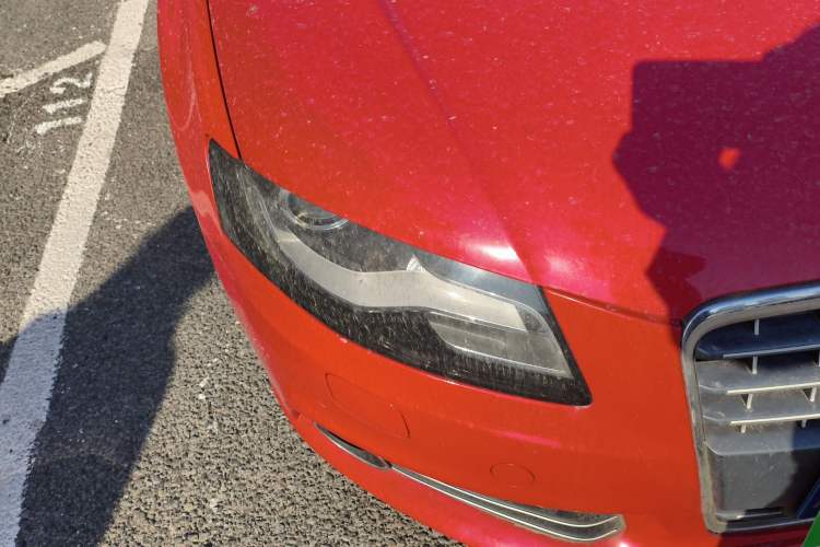 Used Audi A4L 2012 2.0 TFSI automatic standard version
