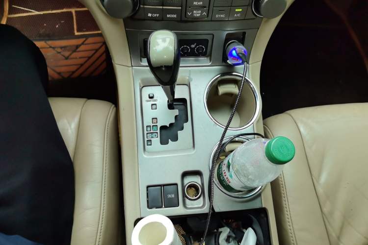 Used Toyota Highlander 2011 2.7L Two-Wheel Drive 7-Seater Luxury Edition