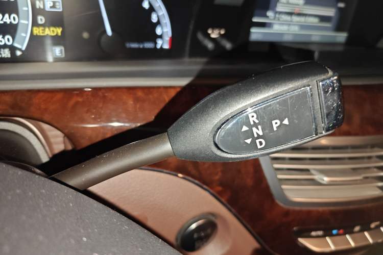 Used Mercedes-Benz S-Class 2010 S 400 L HYBRID Gear Lever