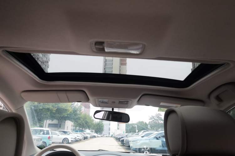 Used Nissan Tiida 2011 1.6L CVT Smart Version