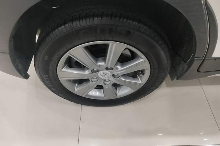 Used Toyota Verso 2015 180E CVT Crossover Edition
