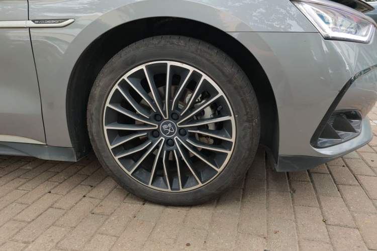 Used BYD Han 2023 DM-i Champion Edition 121KM Prestige Model Right Front Wheel Hub