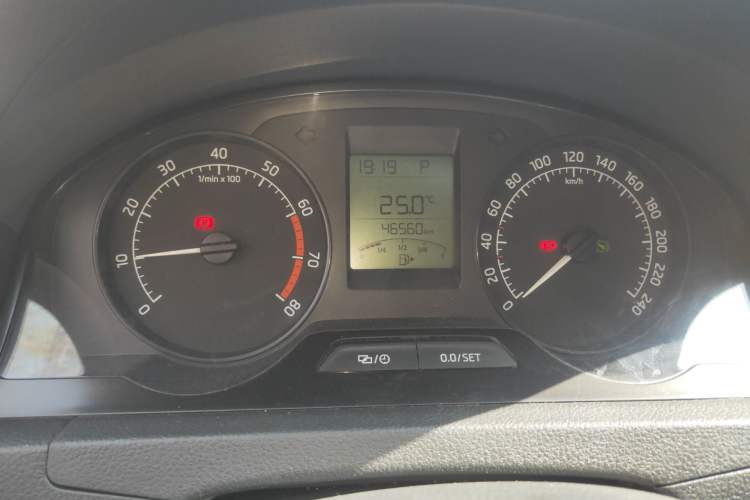 Used Skoda Rapid 2013 1.6L Automatic Smart Selection Model Odometer Close Up