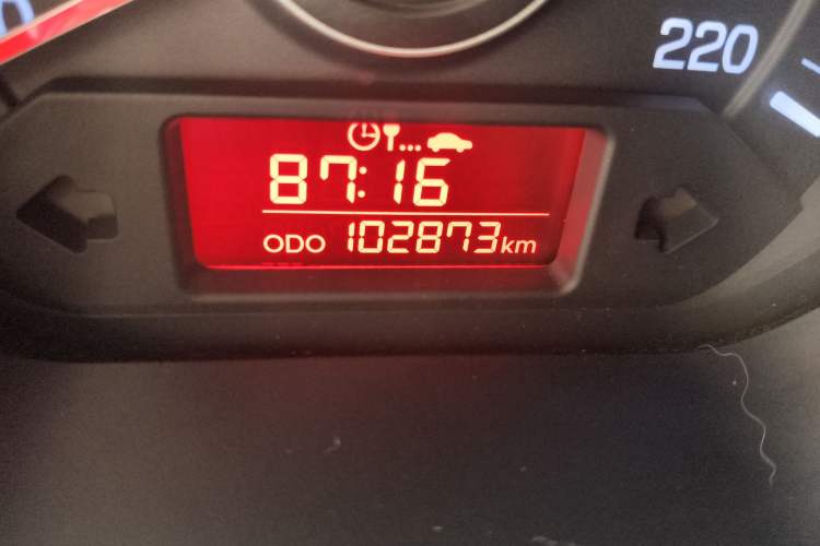 Used Kia K2 2012 Sedan 1.4L MT GLS Commemorative Edition
