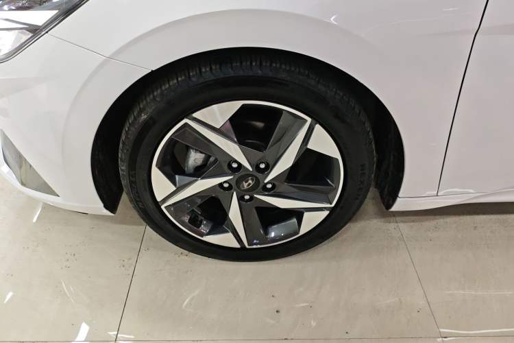 Used Hyundai Elantra 2022 1.5L CVT LUX Prestige Edition