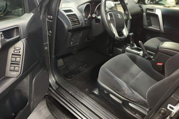 Used Toyota Prado 2014 2.7L Middle East Version Parallel Import