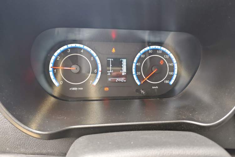 Used Chana Ruixing M60 2023 1.5L GDI Comfort-Class Passenger Vehicle 6/7 Seats