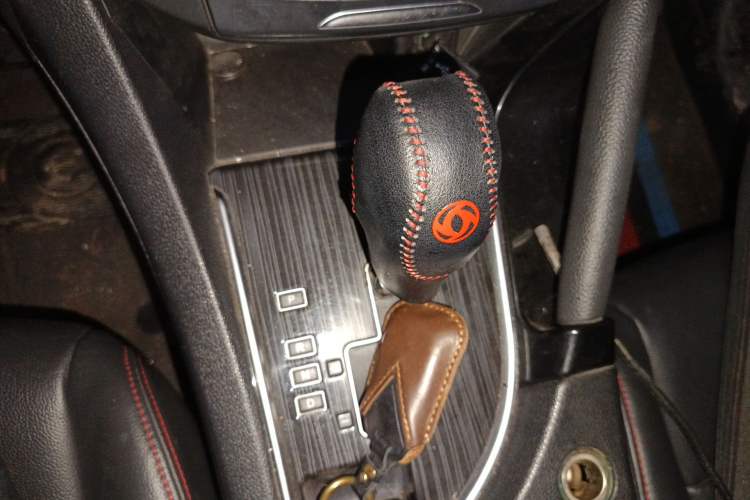 Used Dongfeng Aeolus AX7 2016 2.0L Automatic Zhiyi Trim Gear Lever