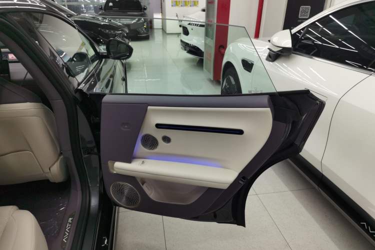 Used Avatr 06 2025 Max All-Electric Version