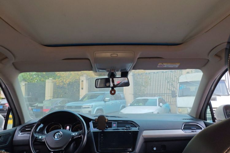 Used Volkswagen Tiguan L 2019 Revised Version 280TSI Automatic Two-Wheel Drive Panoramic Comfort Edition China VI Standard