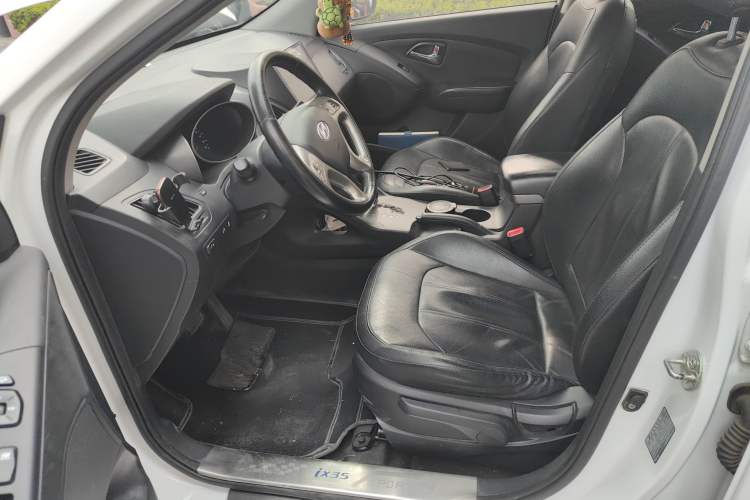 Used Hyundai ix35 2013 2.0L Automatic Two-Wheel Drive Smart GLS China IV Standard
