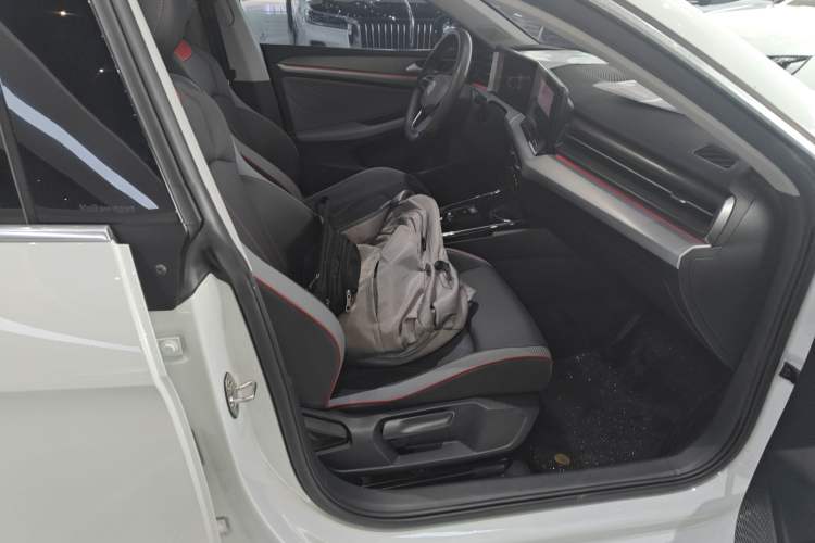 Used Volkswagen Lamando 2024 Lavida L 280TSI DSG Cool & Spicy Edition
