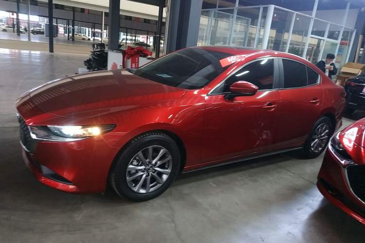 Used Mazda Mazda 3 Axela 2020 1.5L Automatic Luxury Version
