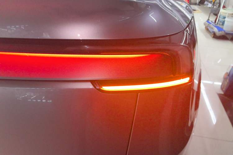 Used Tesla Model Y 2025 Rear-Wheel-Drive Version