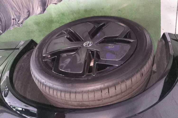 Used Volkswagen Tiguan L 2024 PRO 330TSI Two-Wheel Drive R-Line Prestige Edition Left Front Wheel Hub