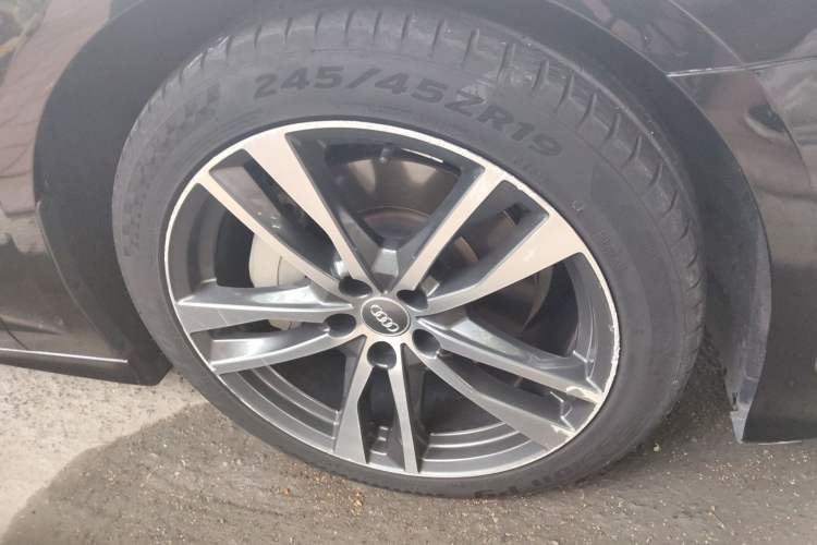 Used Audi A6L 2020 40 TFSI Luxury Dynamic Edition Right Front Wheel Hub