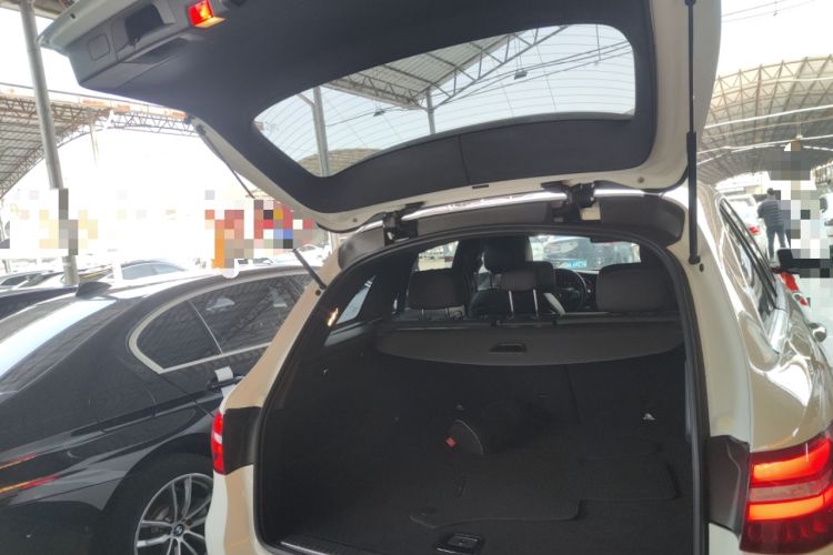 Used Mercedes-Benz GLC 2016 GLC 300 4MATIC Dynamic Model
