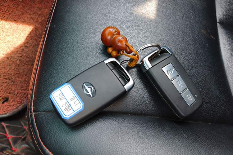 Used Haima M6 2017 1.6L Manual Comfort Model Interior 1