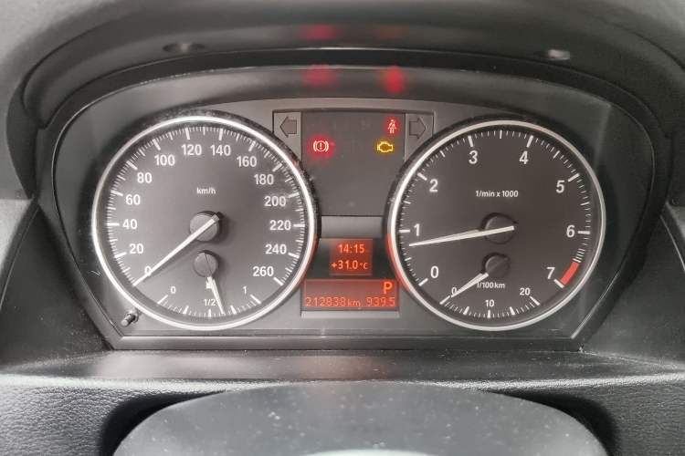 Used BMW X1 2010 sDrive18i Luxury Model Instrument Cluster