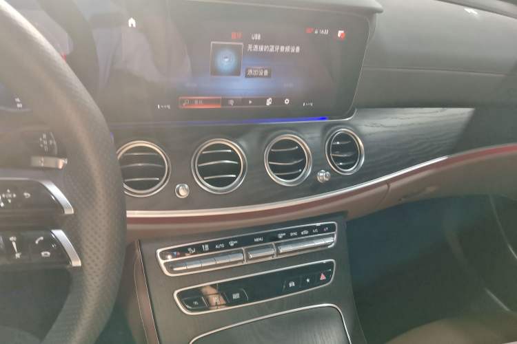 Used Mercedes-Benz E-Class 2023 Restyled E 300 L Sport Luxury Edition Audio And AC Panel