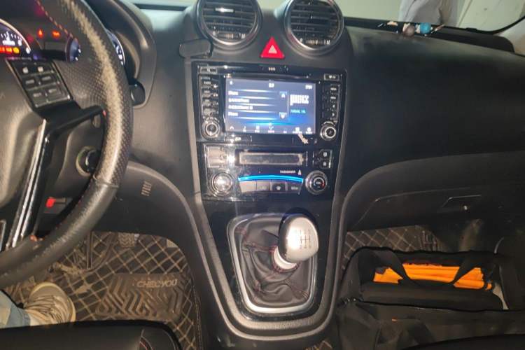Used Haval H6 2016 Upgraded Model 1.5T Manual Two-Wheel Drive Elite Version
