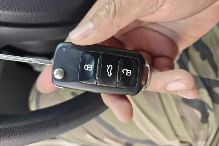 Used Volkswagen Polo 2014 1.4L Manual Comfort Edition Vehicle Key