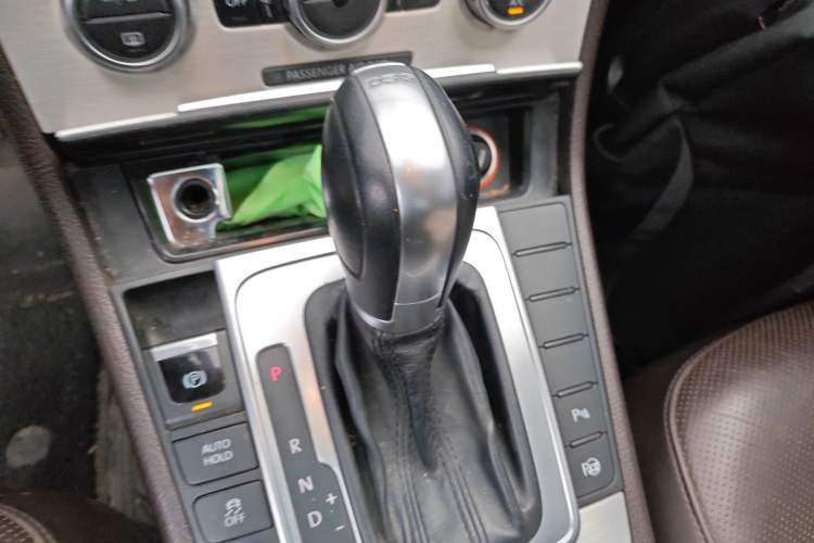 Used Volkswagen Magotan 2012 Travel Edition 2.0 TSI Luxury Version