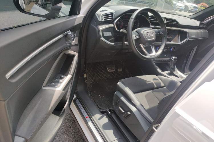 Used Audi Q3 2023 40 TFSI Fashion Dynamic Model Driver Seat