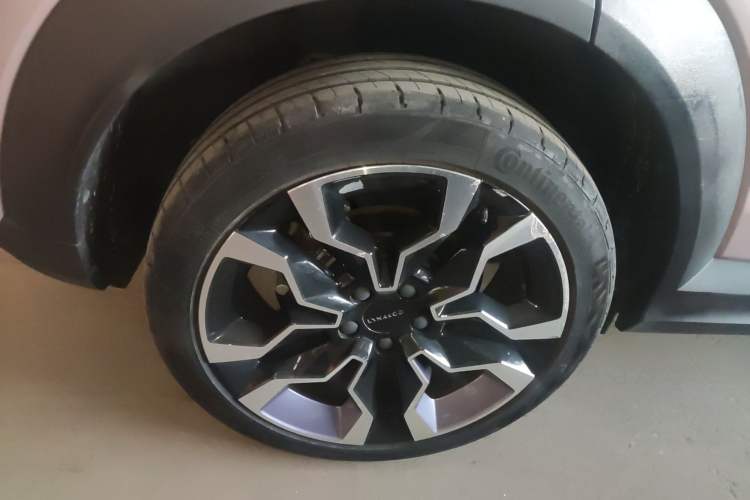 Used Lynk & Co 06 EM-P 2022 PHEV Shero Pink Special Edition