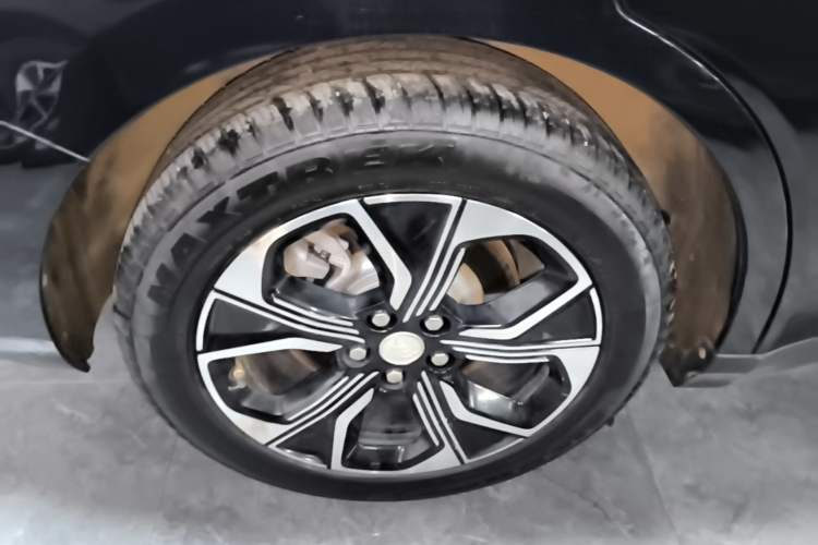 Used Hongqi E-QM5 2023 Revised Version Basic Travel Edition Right Rear Wheel Hub