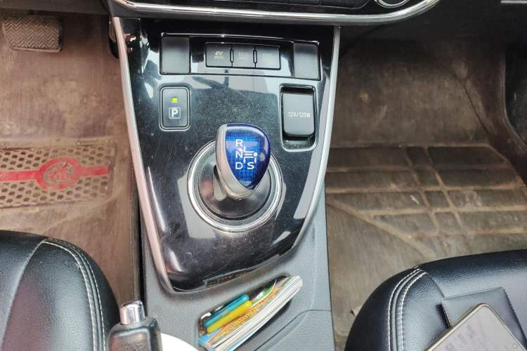 Used Toyota Corolla 2016 Dual-Engine 1.8L E-CVT Leading Edition
