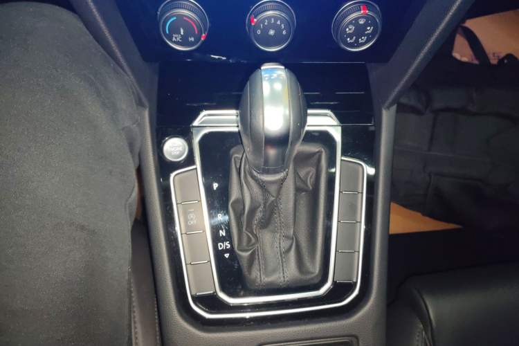 Used Volkswagen Magotan 2019 330TSI DSG Leading Model China VI Standard
