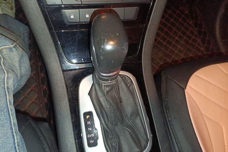 Used MG GS 2016 1.5TGI TST Luxury Edition Gear Lever